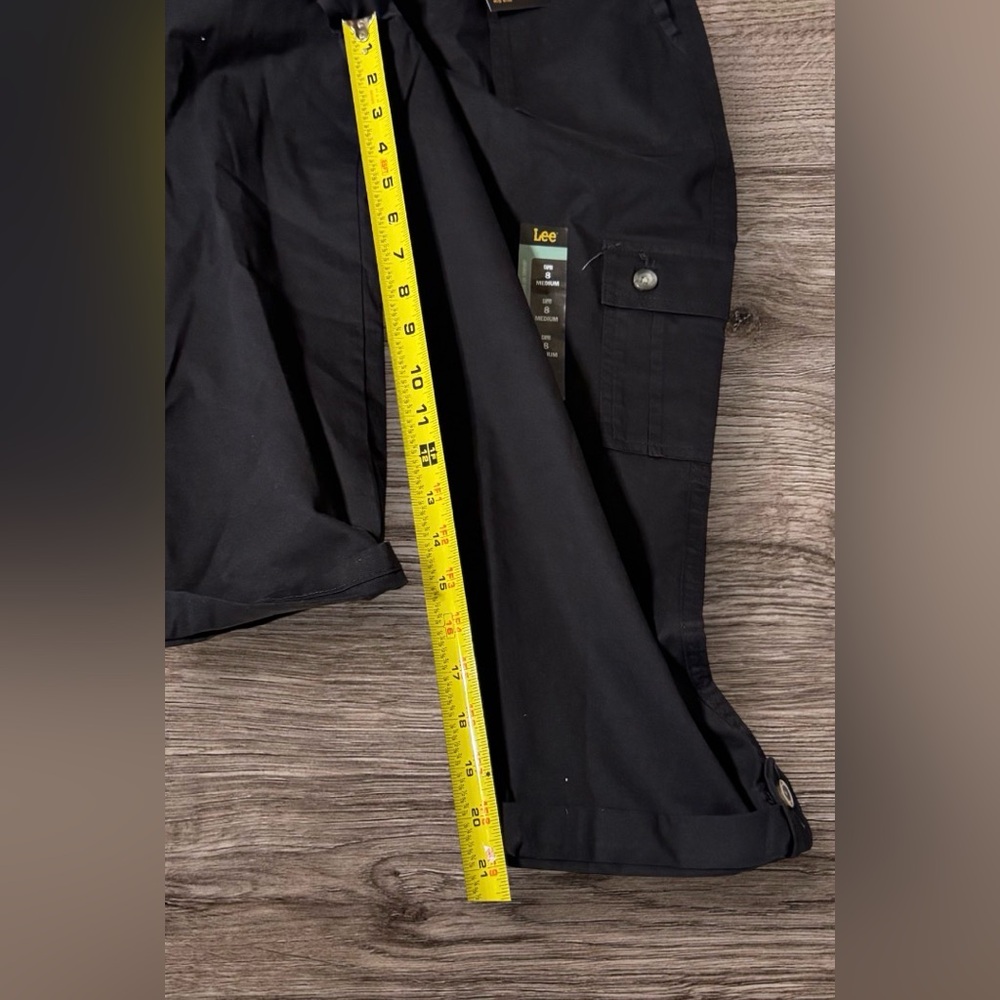 NWT Lee Women's Relaxed Fit Austyn Cargo Capri Pant - Black, - Picture 13 of 16